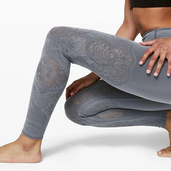 Lululemon sz 12 Reveal Tight - Zen Expression Solar Grey - Picture 1 of 7